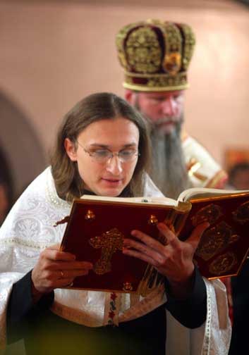 http://www.russianorthodoxchurch.ws/synod/pictures/12seattle_8.jpg