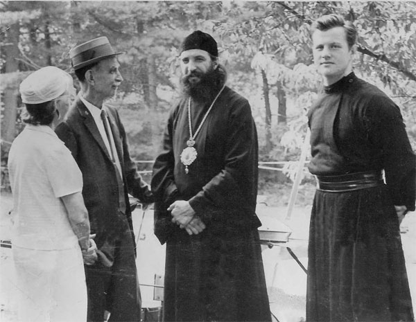 Н.Р. Бобров с Епископом Лавром